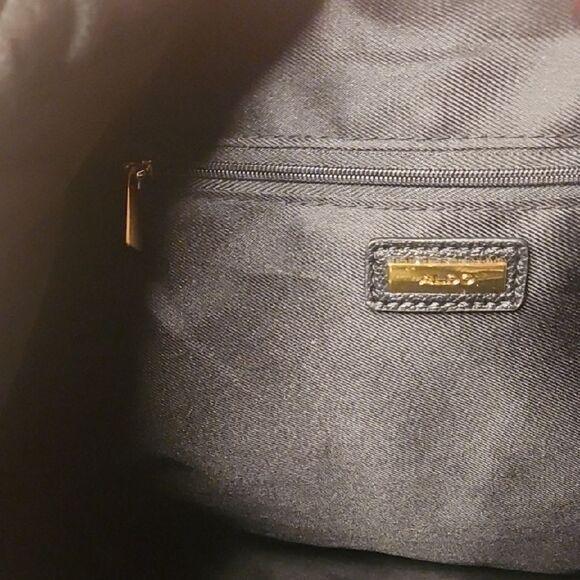 Elegant Black Leather Women's Bag - Picture 3 of 3